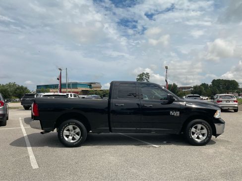 Used 2019 RAM 1500 Tradesman w/ Chrome Appearance Group RWD image 3