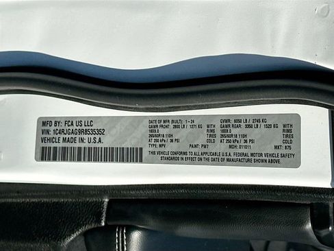 Used 2024 Jeep Grand Cherokee Altitude image 32