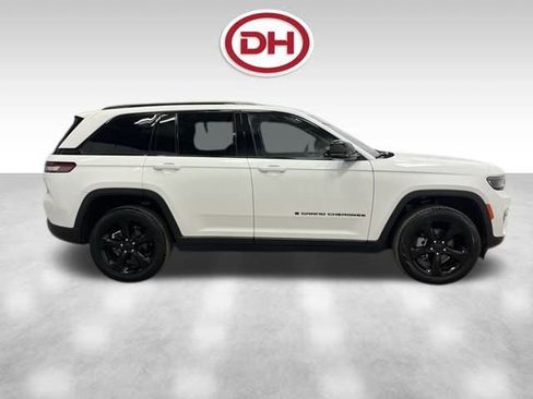 Used 2024 Jeep Grand Cherokee Limited w/ Black Appearance Package image 2
