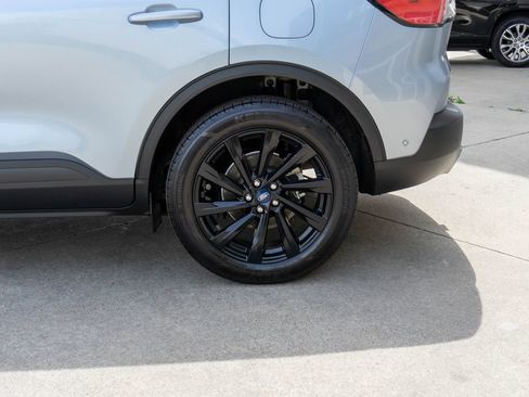 Used 2022 Ford Escape Titanium w/ Titanium Elite Package AWD/4WD image 32