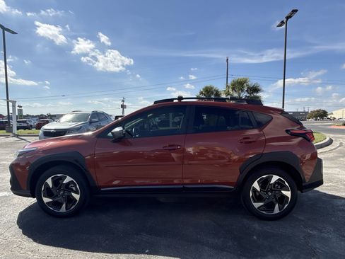 Used 2024 Subaru Crosstrek 2.5i Limited w/ Crosstrek Mirror Package image 4