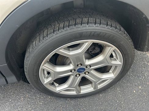 Used 2018 Ford Escape Titanium w/ Ford Safe & Smart Package image 5