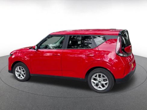 Used 2025 Kia Soul LX w/ LX Technology Package FWD image 10