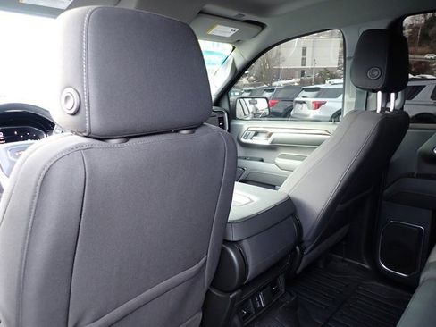 Used 2024 GMC Sierra 1500 Elevation w/ LPO, Elevation Black Package image 18