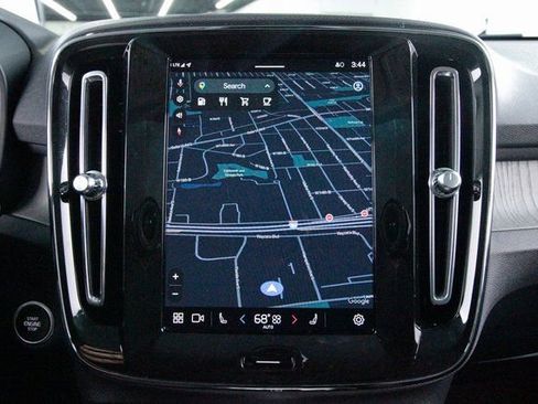 Certified 2025 Volvo XC40 B5 Plus image 15