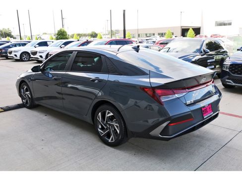 Certified 2025 Hyundai Elantra Sport FWD image 6