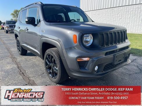 Used 2023 Jeep Renegade Altitude image 1