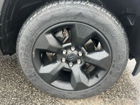 Used 2019 RAM 1500 Big Horn image 30