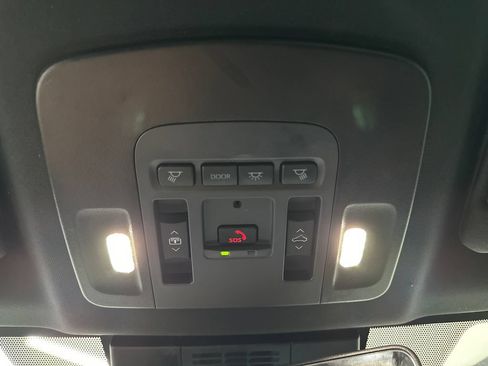 Used 2025 Toyota Camry XSE FWD image 30