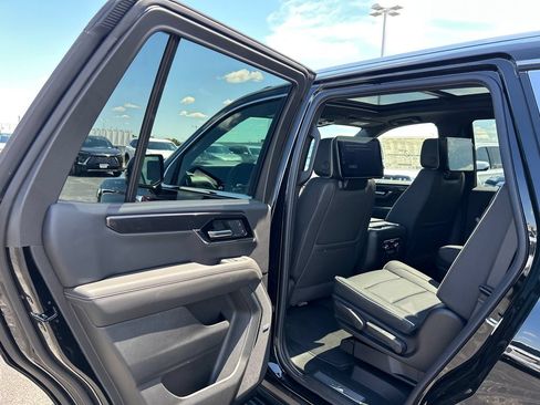 New 2026 GMC Yukon Elevation w/ Elevation Premium Package AWD/4WD image 34