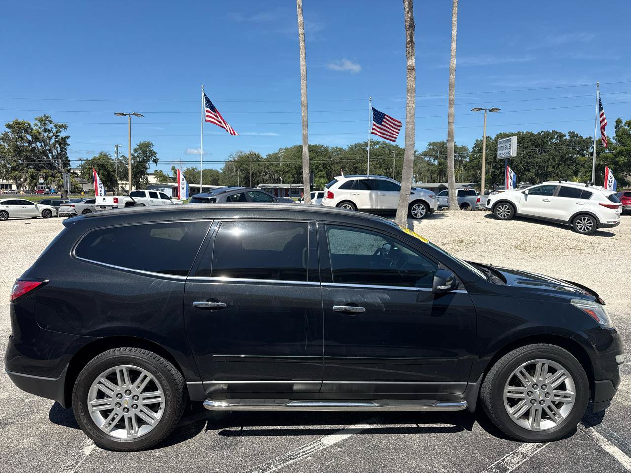 Used 2015 Chevrolet Traverse LT w/ Style and Technology Package FWD image 6