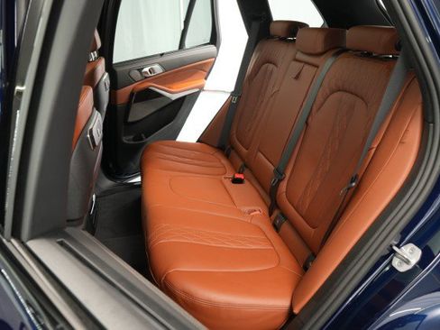 Used 2025 BMW X5 M60i AWD/4WD image 48