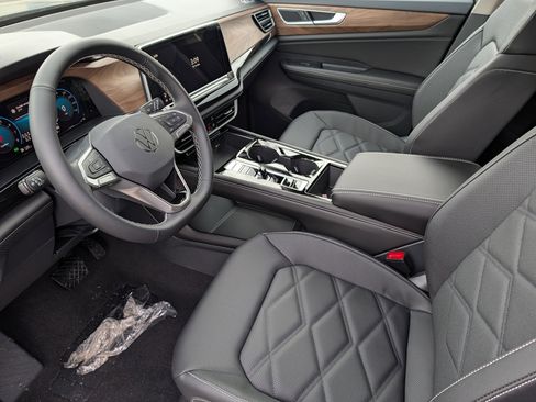 New 2026 Volkswagen Atlas SE image 4