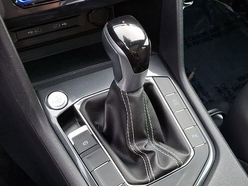 Used 2024 Volkswagen Tiguan SE R-Line image 18