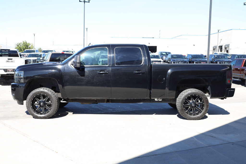 Used 2013 Chevrolet Silverado 2500 LTZ w/ LTZ Plus Package AWD/4WD image 3