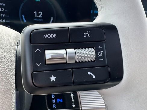 Used 2024 Hyundai Santa Fe Limited image 19