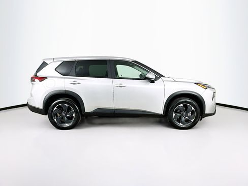 Used 2025 Nissan Rogue SV image 10