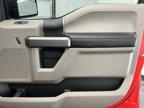 Used 2019 Ford F150 XLT w/ Trailer Tow Package image 13