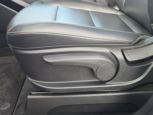 Certified 2025 Kia Telluride LX image 23