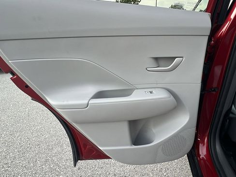 Used 2025 Hyundai Kona SEL AWD/4WD image 17