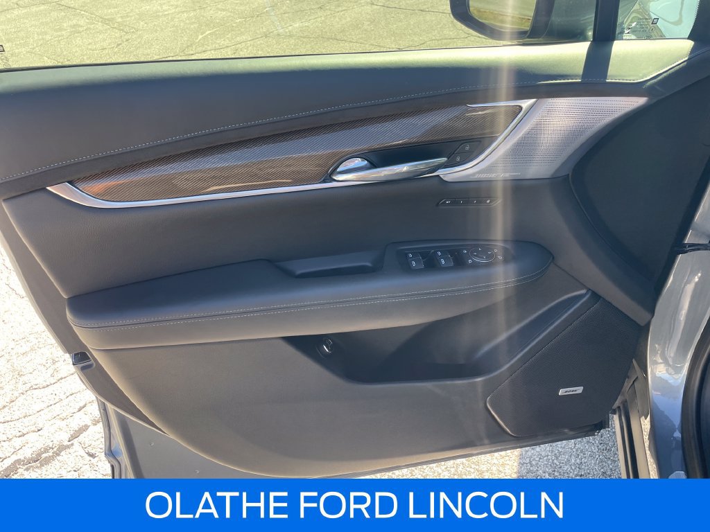 Used 2022 Cadillac XT6 Premium Luxury w/ Platinum Package AWD/4WD image 12