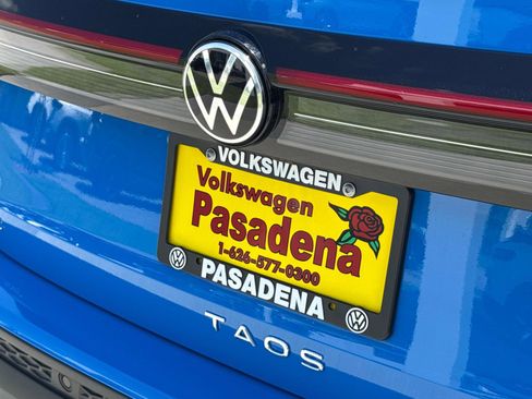 New 2025 Volkswagen Taos SE image 5