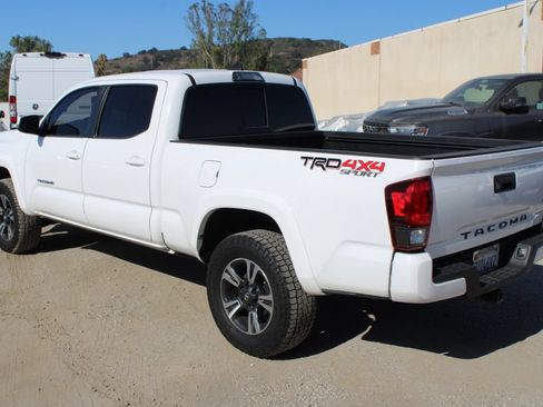 Used 2019 Toyota Tacoma TRD Sport AWD/4WD image 6