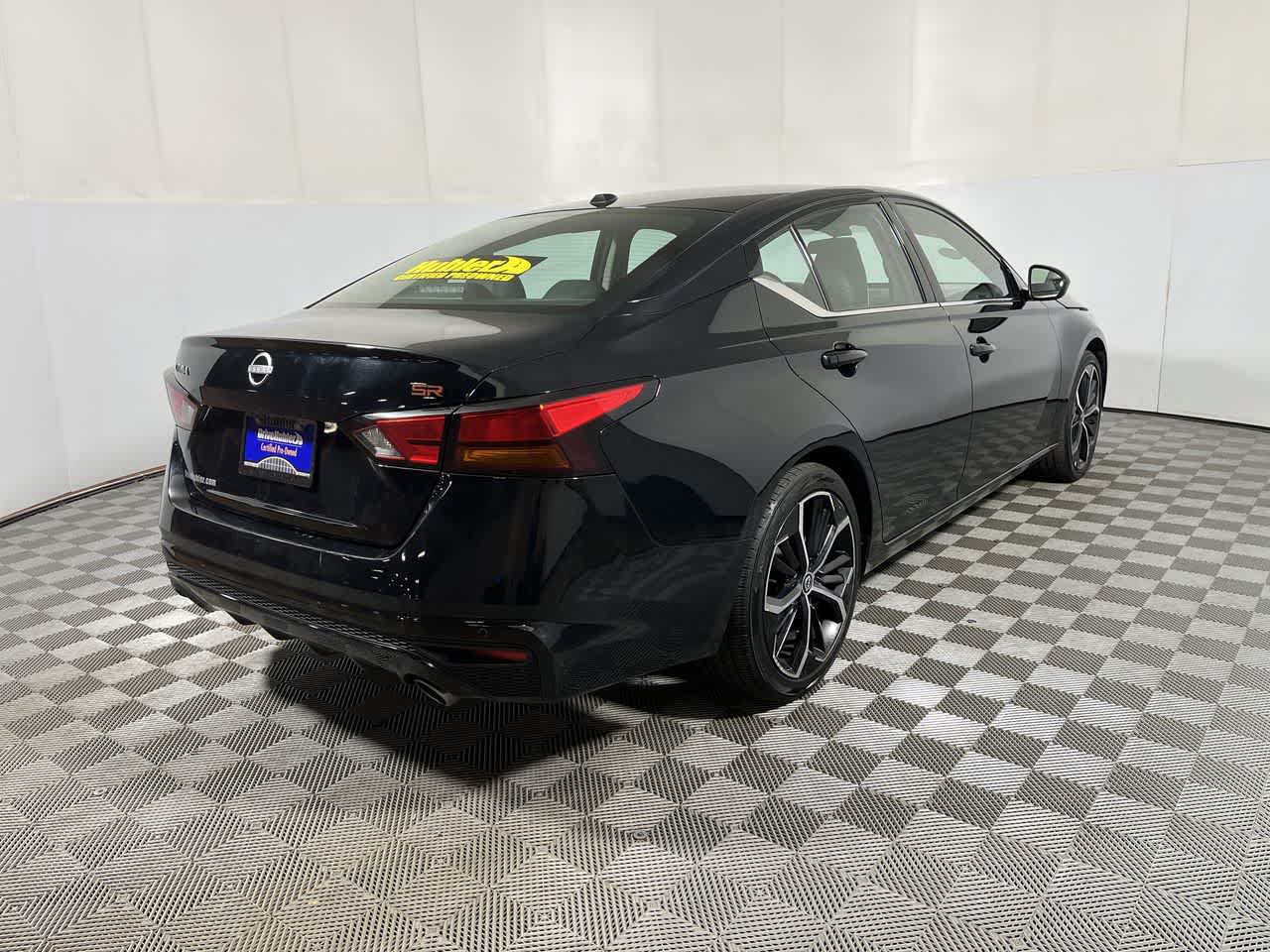 Used 2024 Nissan Altima 2.5 SR FWD image 8