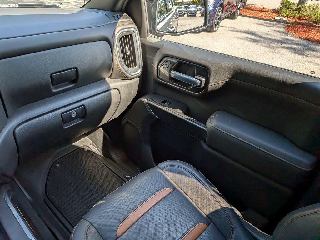 Used 2021 GMC Sierra 1500 AT4 AWD/4WD image 16