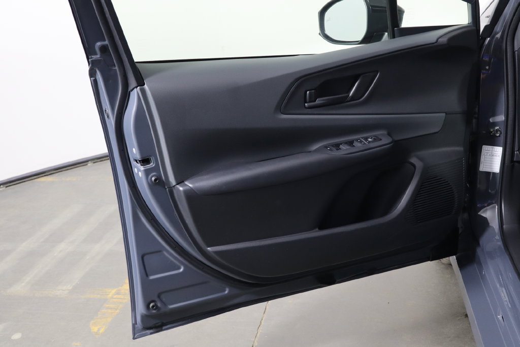 Used 2025 Toyota Prius LE FWD image 19