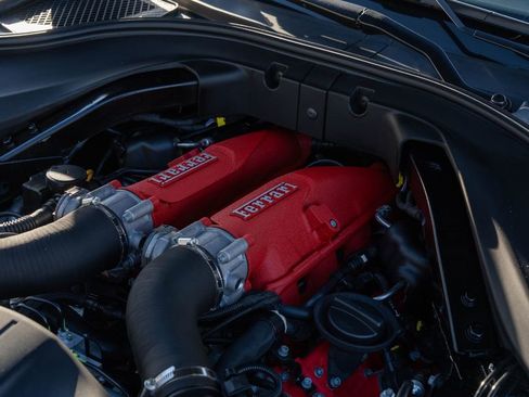 Used 2019 Ferrari Portofino image 23