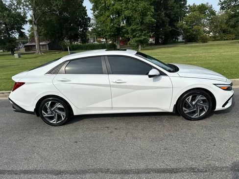 Used 2026 Hyundai Elantra Limited FWD image 29