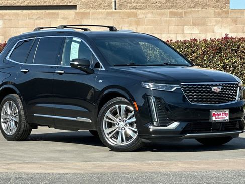 Used 2023 Cadillac XT6 Premium Luxury w/ Technology Package image 2