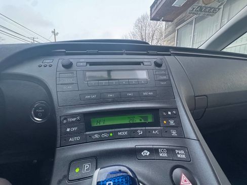 Used 2010 Toyota Prius Five image 31