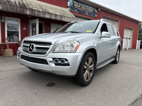 Used 2011 Mercedes-Benz GL 450 4MATIC image 3