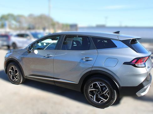 Certified 2024 Kia Sportage LX image 12