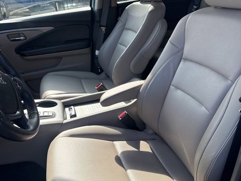 Used 2023 Honda Ridgeline RTL-E image 4