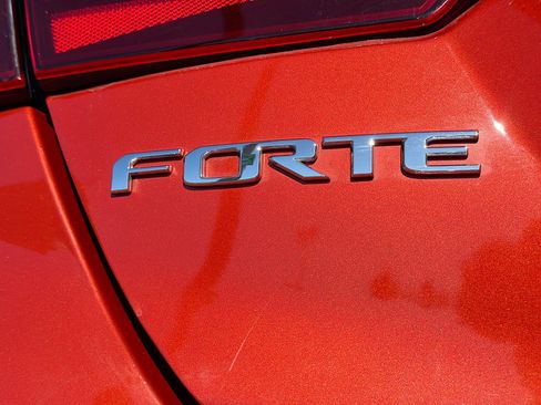 Used 2020 Kia Forte GT-Line image 11