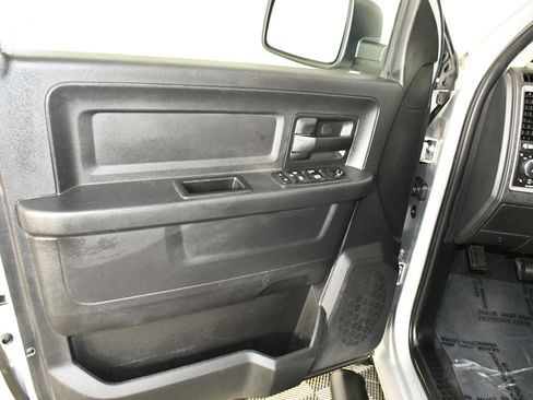 Used 2017 RAM 1500 Express w/ Express Value Package image 37