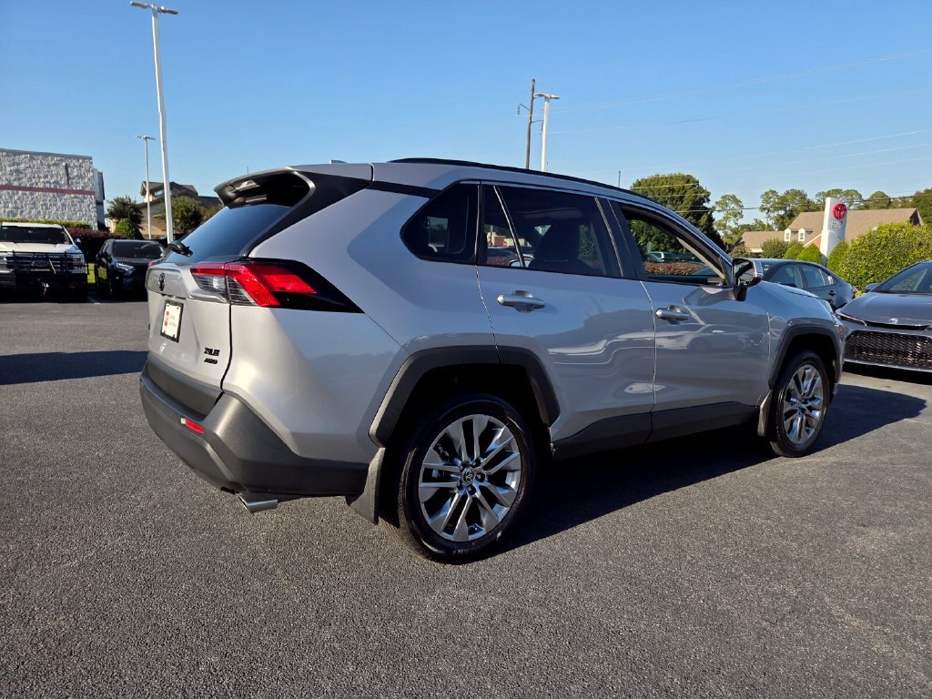 Used 2023 Toyota RAV4 XLE Premium AWD/4WD image 12
