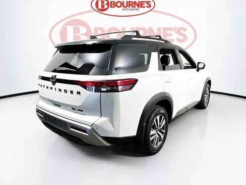 Used 2023 Nissan Pathfinder SL w/ Black Appearance Package AWD/4WD image 11