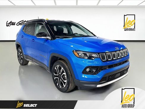 Used 2022 Jeep Compass Limited image 3