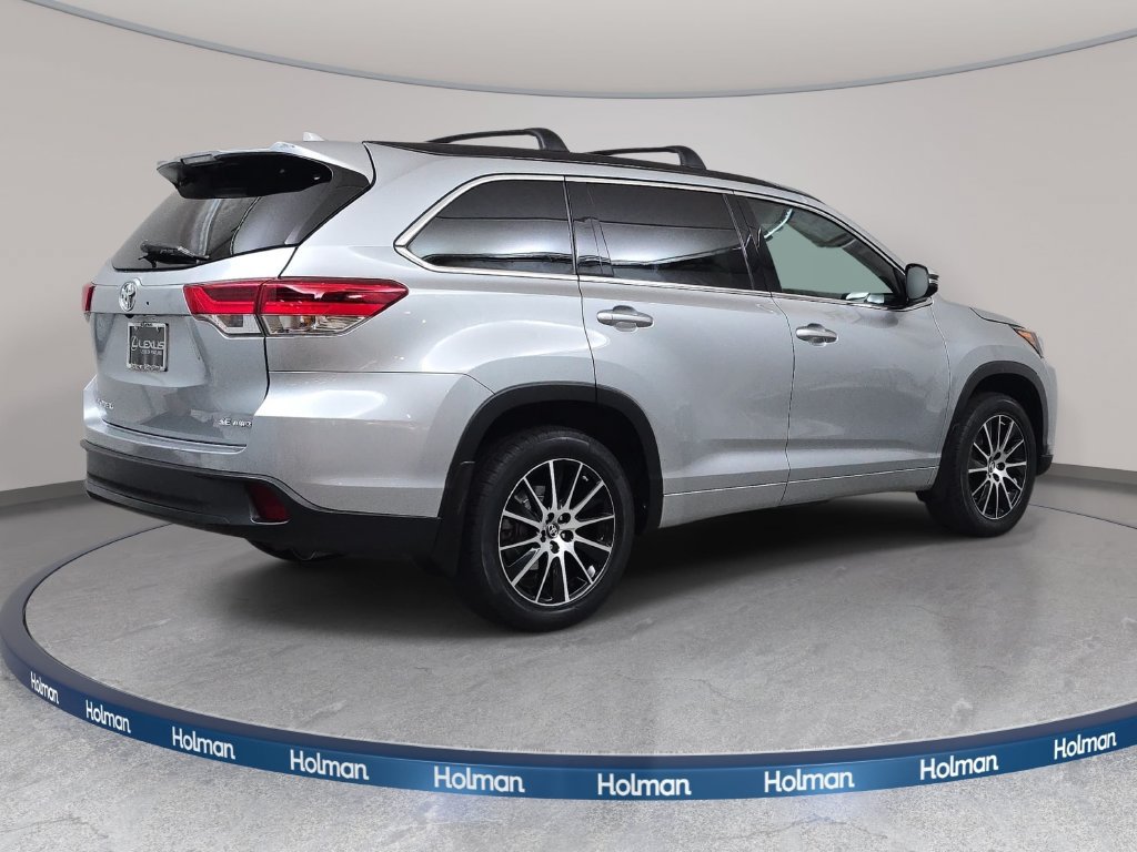 Used 2017 Toyota Highlander SE AWD/4WD image 6