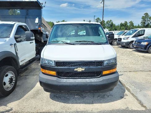 Used 2020 Chevrolet Express 2500 w/ Driver Convenience Package RWD image 3