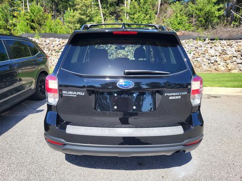 Used 2017 Subaru Forester 2.5i Premium w/ Rugged Package #1 AWD/4WD image 5