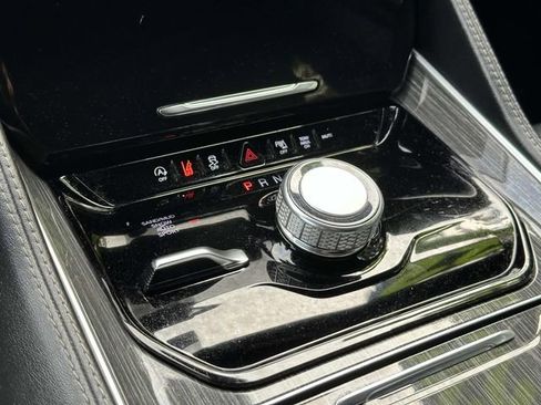 Used 2022 Jeep Wagoneer Series II image 16