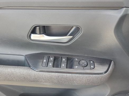 Used 2026 Nissan Kicks SV FWD image 28