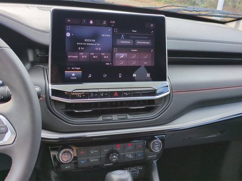 Used 2024 Jeep Compass Trailhawk image 15