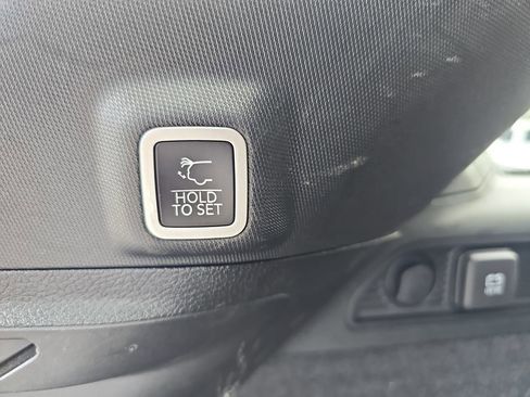 Used 2023 Jeep Grand Cherokee Summit w/ Luxury Tech Group V image 17