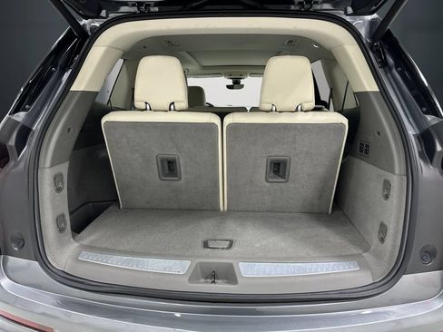 Used 2020 Cadillac XT6 Premium Luxury FWD image 12